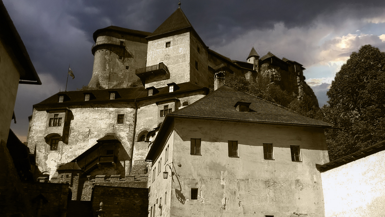 Orava castle